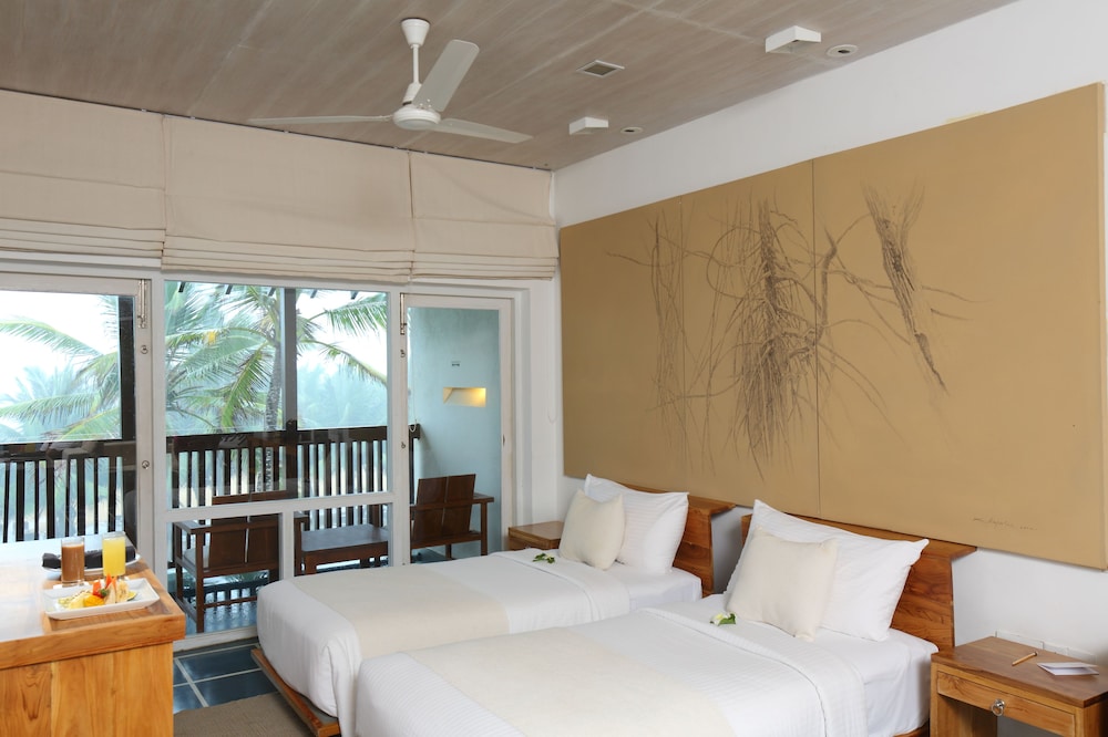 Deluxe Double Room with Sea View - Photo 9