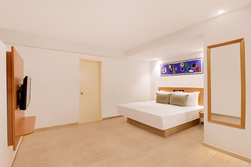 Executive Suite - Photo 1