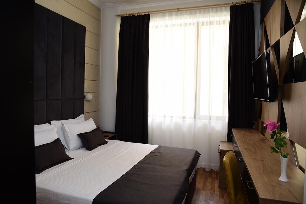 Deluxe Double or Twin Room photo 2