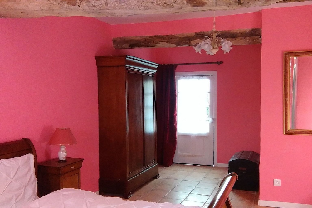 Double Room (Rouge) photo 3