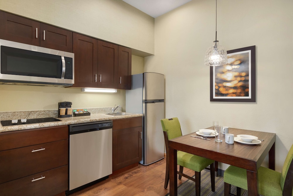 Suite, 1 Bedroom - Photo 4