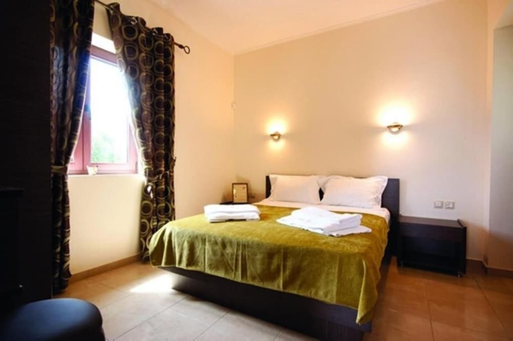 Luxury Apartment photo 2