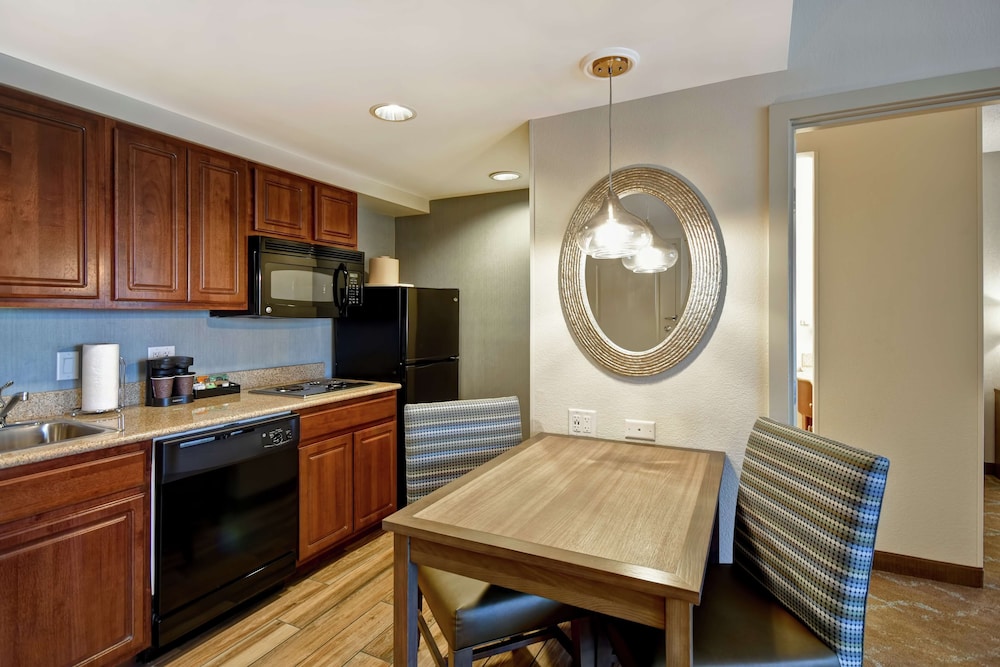 One Bedroom Suite, Two Double Beds, Non-Smoking - Photo 7