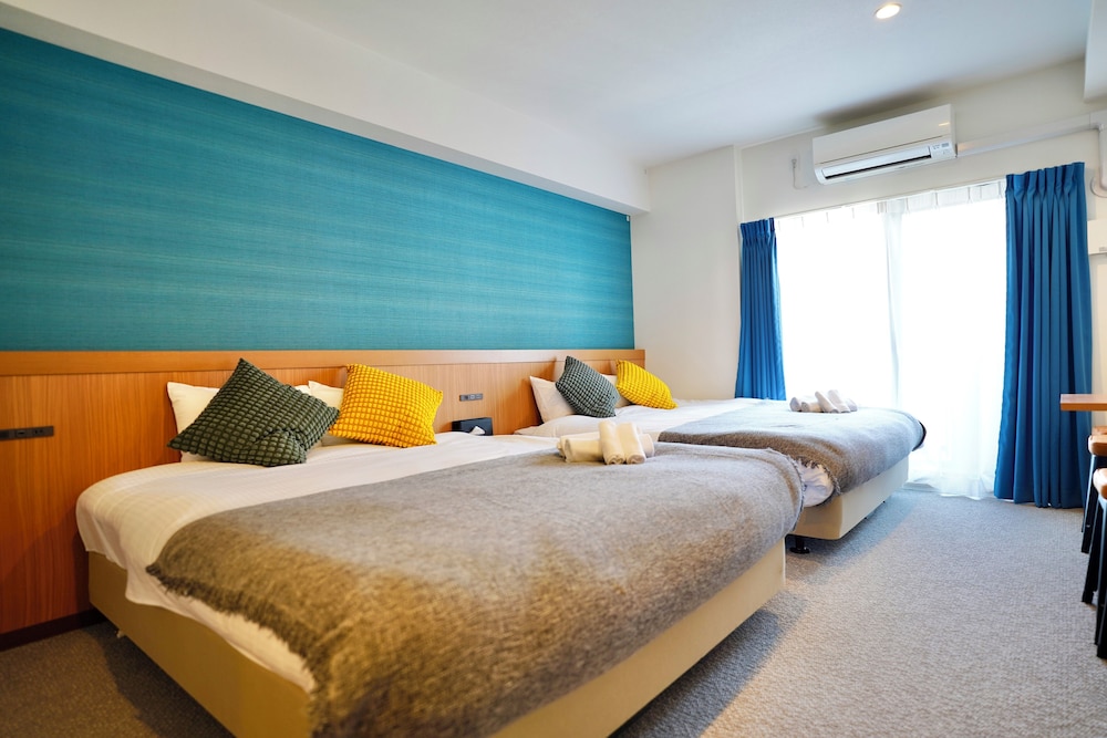 Standard Quadruple Room, 2 Queen Beds, Non Smoking