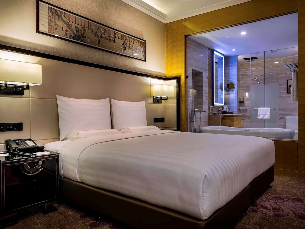 Deluxe Room, 1 King Bed