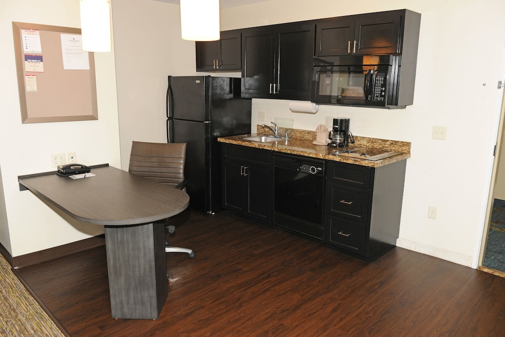 Suite, 1 Bedroom (1 Queen Bed) - Photo 4
