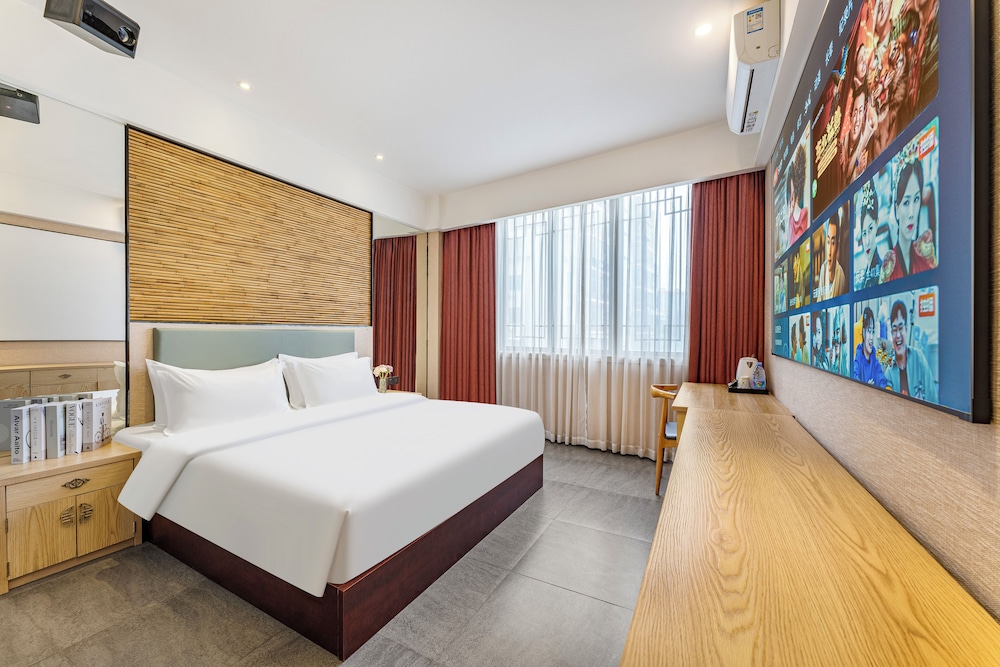 Superior Double Room, 1 King Bed, City View