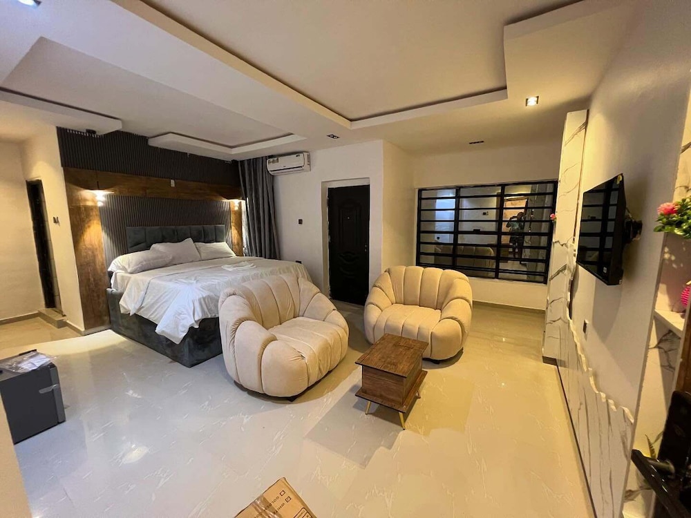 Deluxe Room, Balcony, City View photo 3