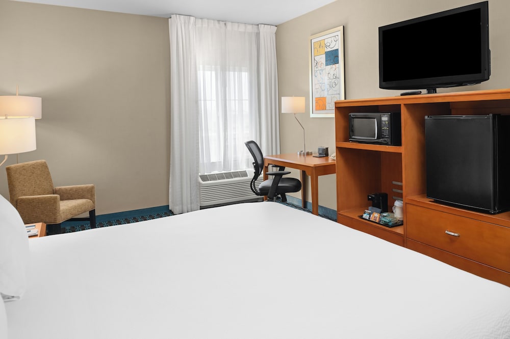 Room, 1 King Bed - Photo 2