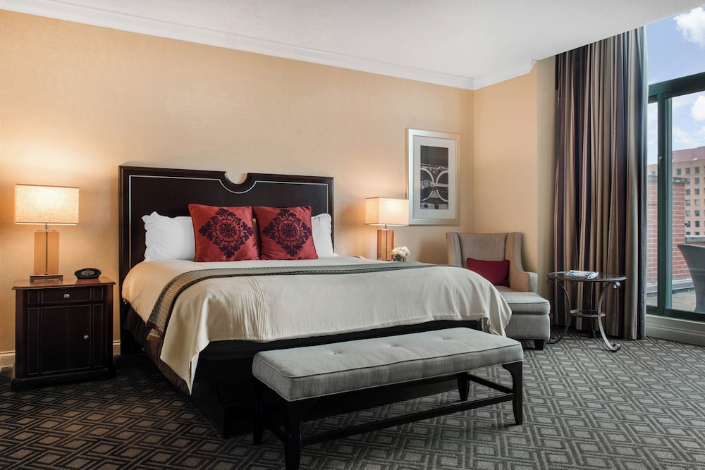 Premier Room, 1 King Bed, City View - Photo 6