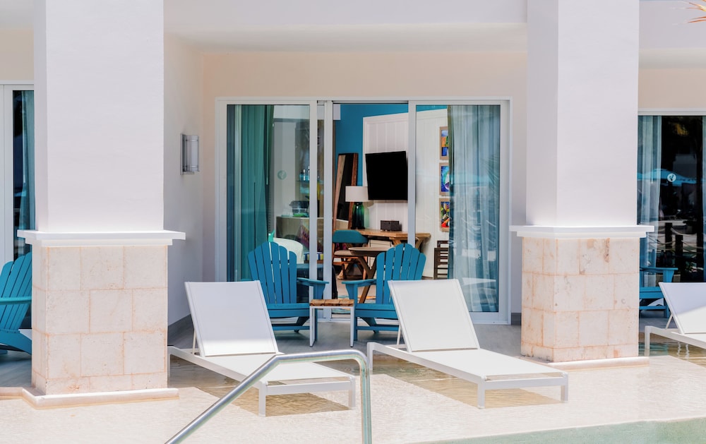 Suite, 1 King Bed (paradise Swim-up)