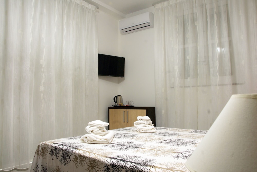 Triple Room, Pool View