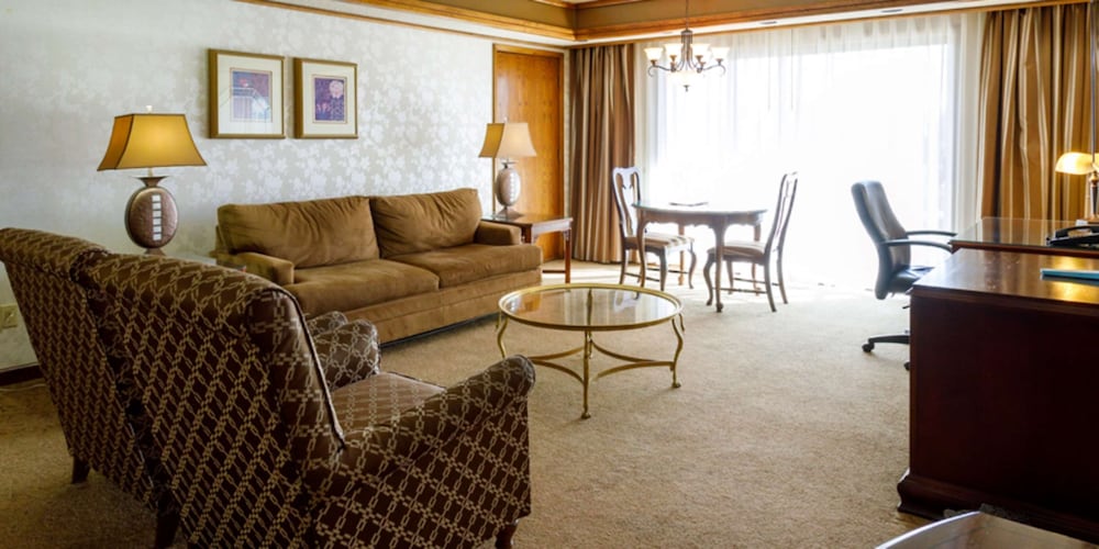 Executive Suite, 1 King Bed, Non Smoking photo 1
