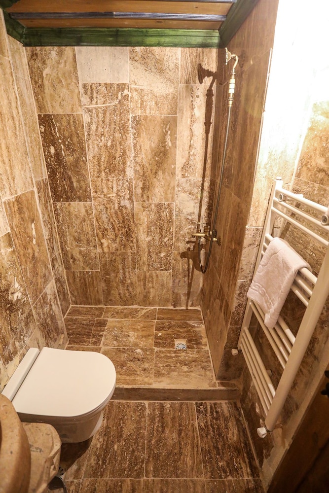 Deniz Stone Room - Photo 4