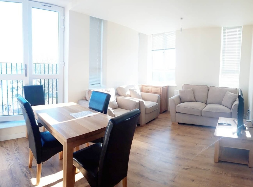 Apartment photo 2