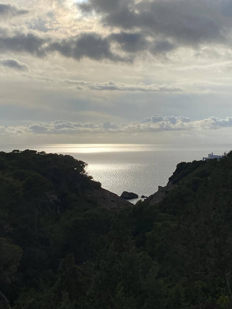 Ritiro Fronte Oceano a Sant Josep de sa Talaia con Piscina Condivisa, Foto 2