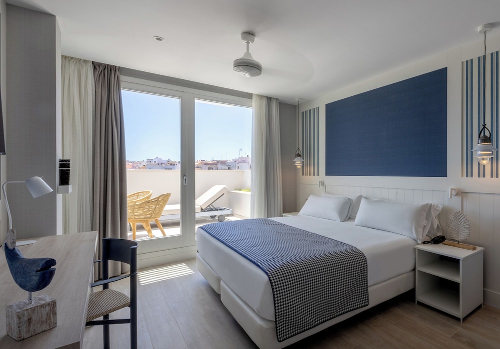 Superior Double Room, Terrace, Garden View - Photo 1