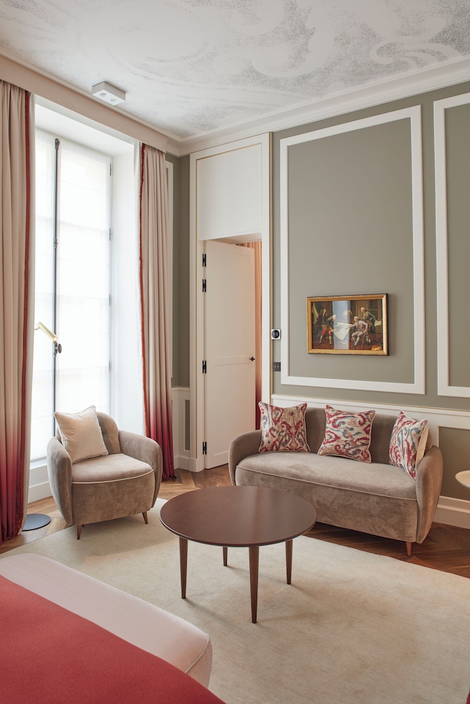 Suite - Photo 7
