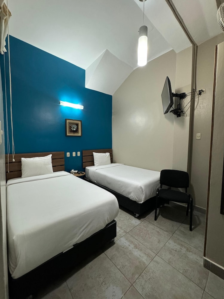 Basic Twin Room photo 1