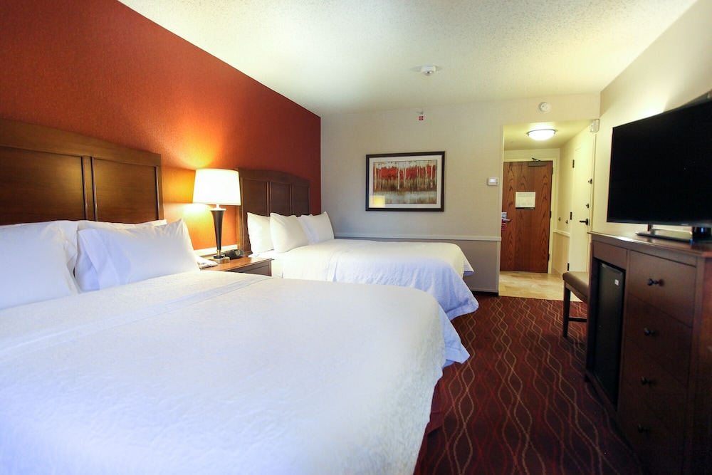 Room, 2 Queen Beds, Accessible, Non Smoking - Photo 2
