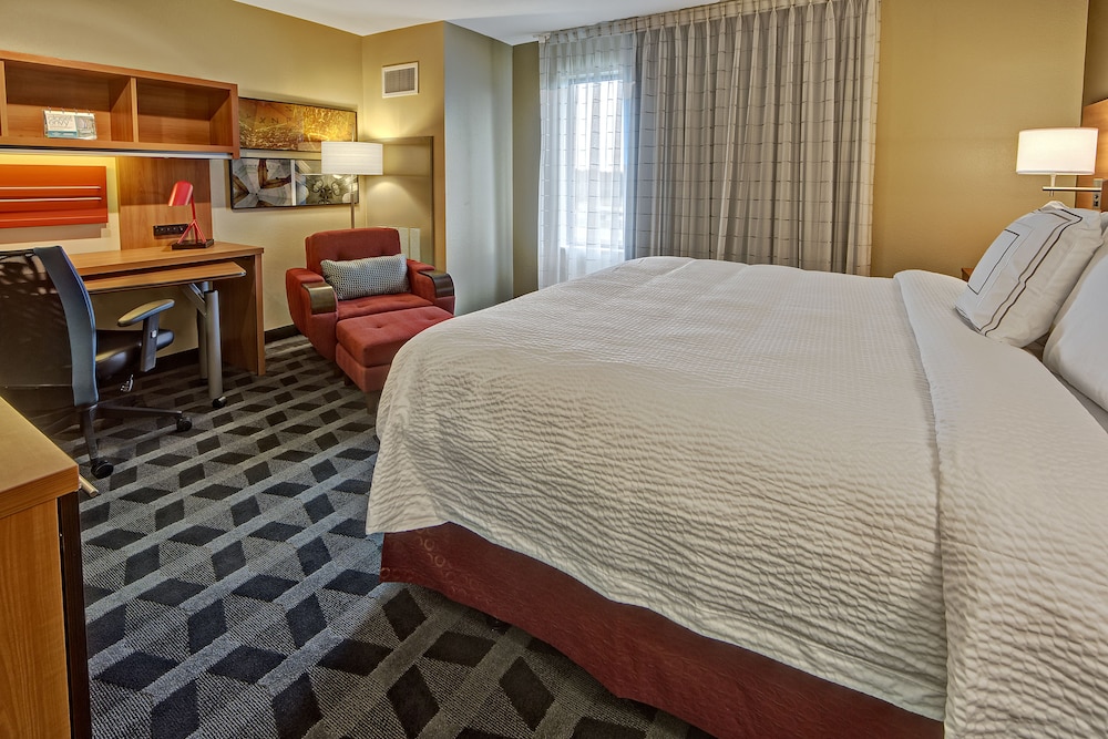 Suite, 2 Bedrooms (Mobility/Hearing Accessible, Tub)