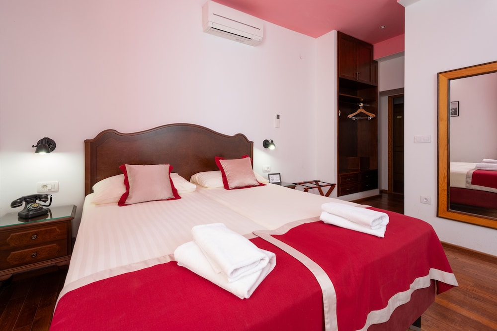 Triple Room - Photo 9