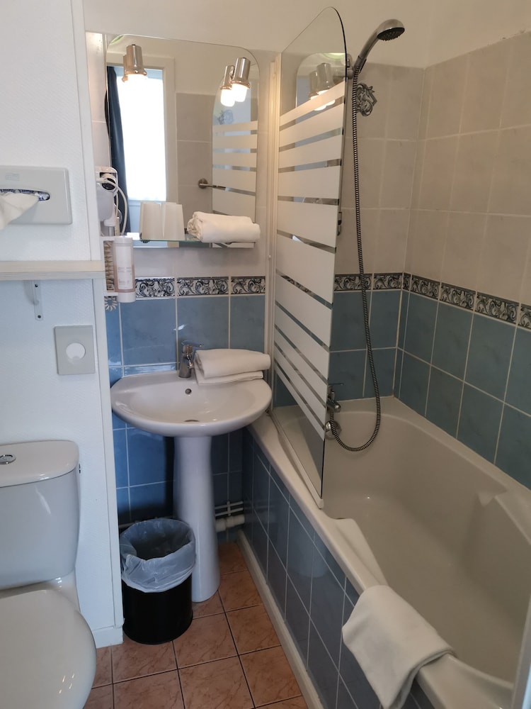 Classic Room, 1 Queen Bed, Non Smoking, Garden View - Photo 6