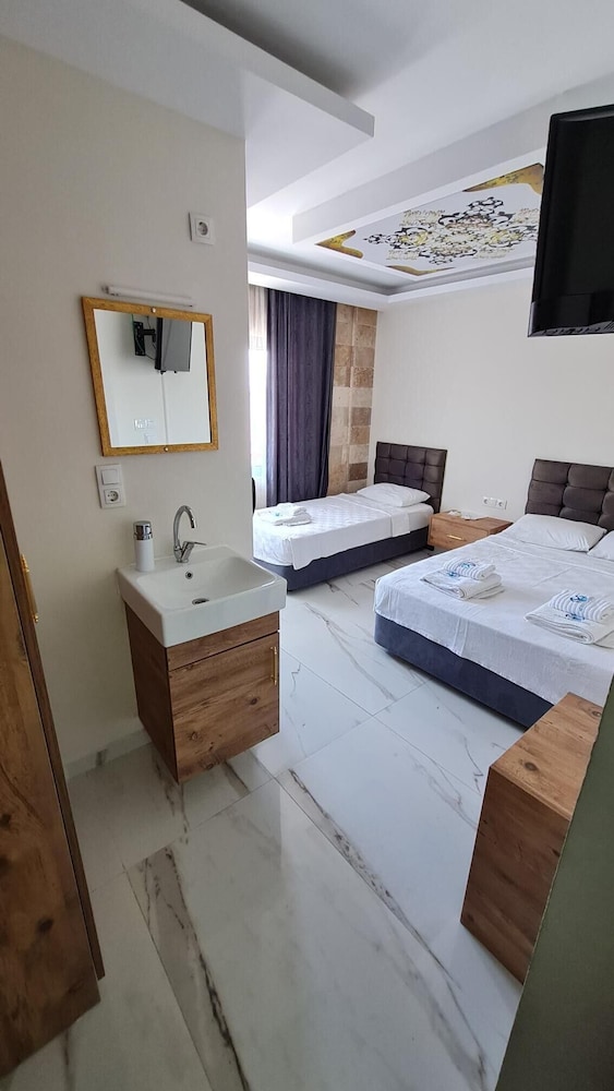 Deluxe Triple Room photo 1