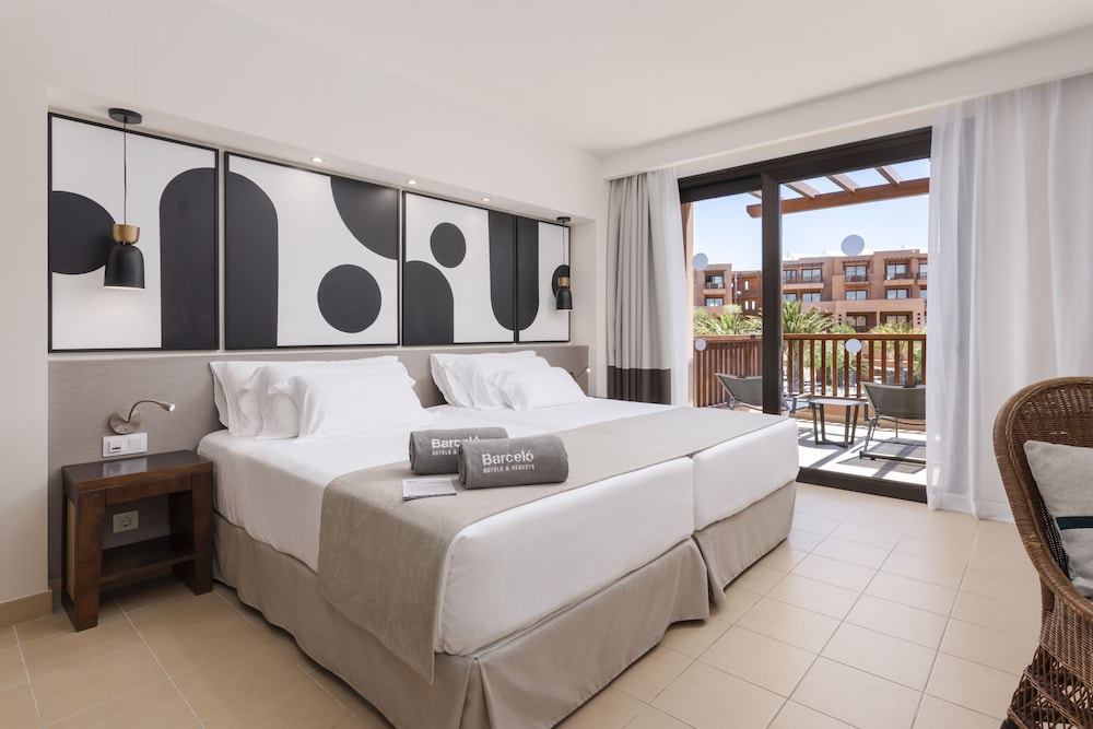 Room (2 con rooms, 2 adults + 2 children)