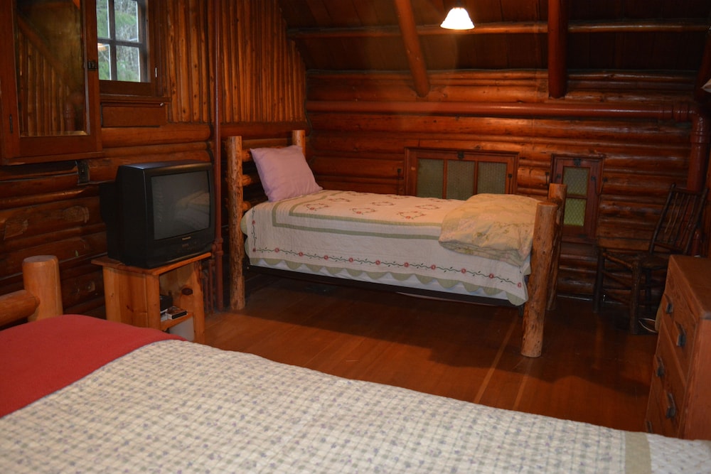 Copper Creek Lodge