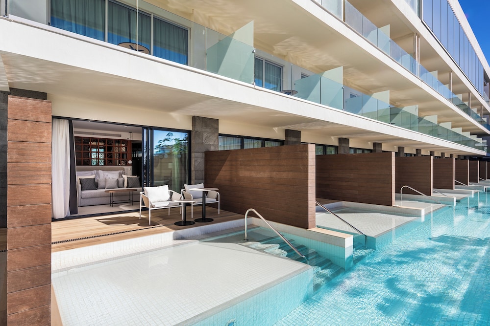 Superior Room (Swim Up) - Photo 2
