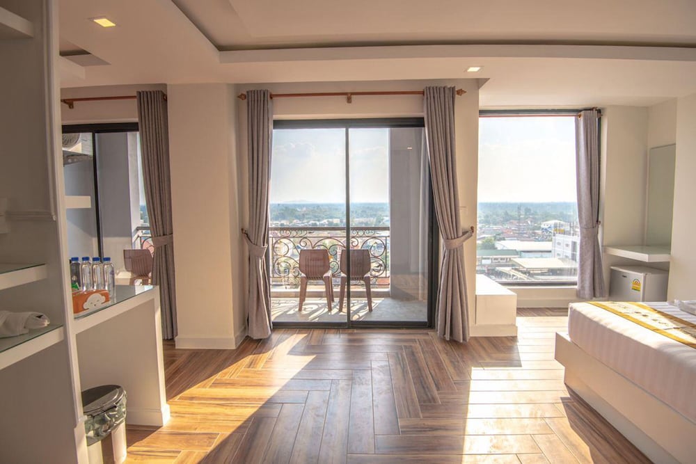 Superior Family Room with Balcony - Photo 4