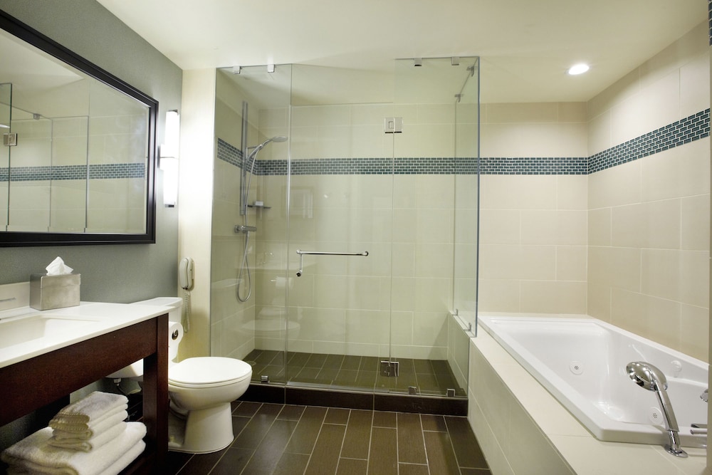 Suite, 1 King Bed with Sofa bed (Manoa Suite, Deck, Park Ocean View) - Photo 7
