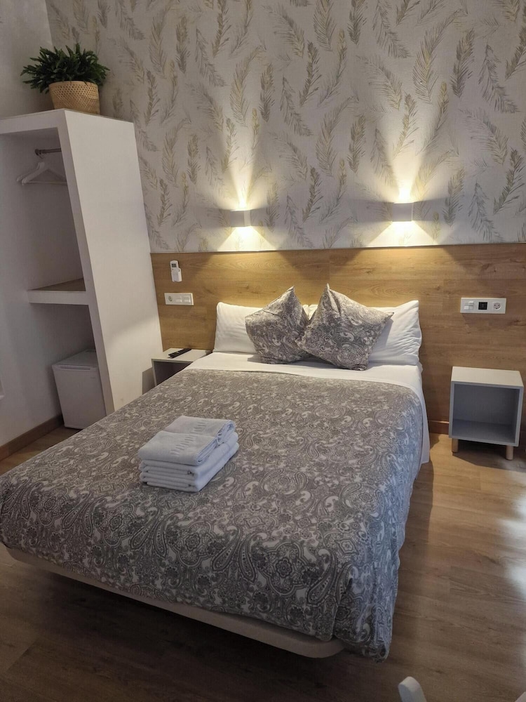 Economy Double Room, Private Bathroom