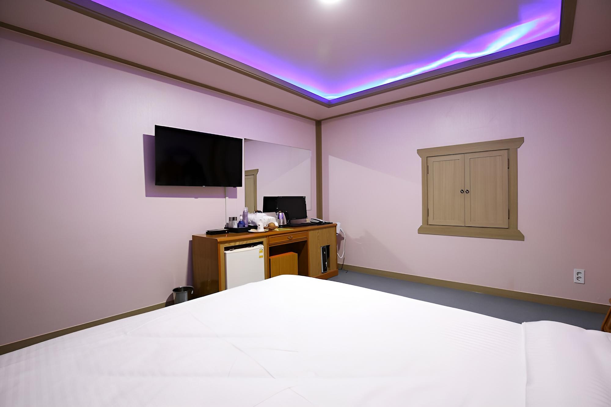 Room (Standard (Standard)) - Photo 6