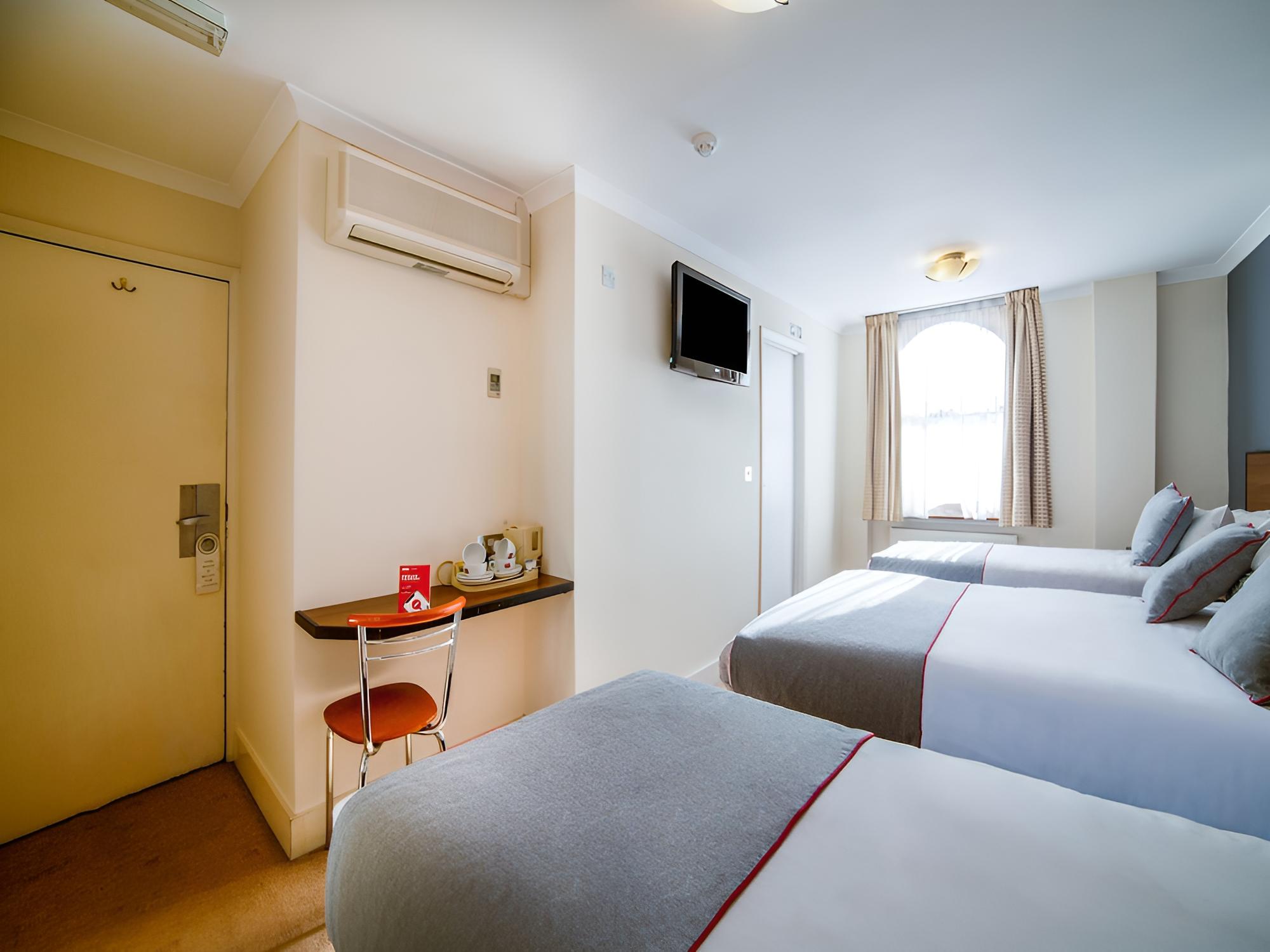 Deluxe Triple Room photo 3