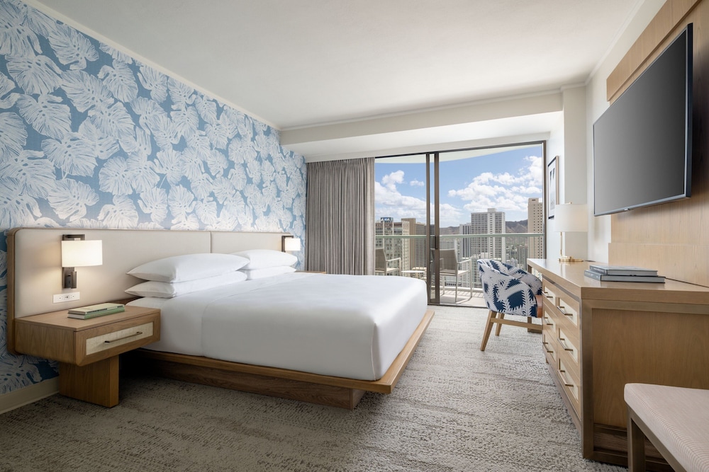 Room, 1 King Bed (Renovated)