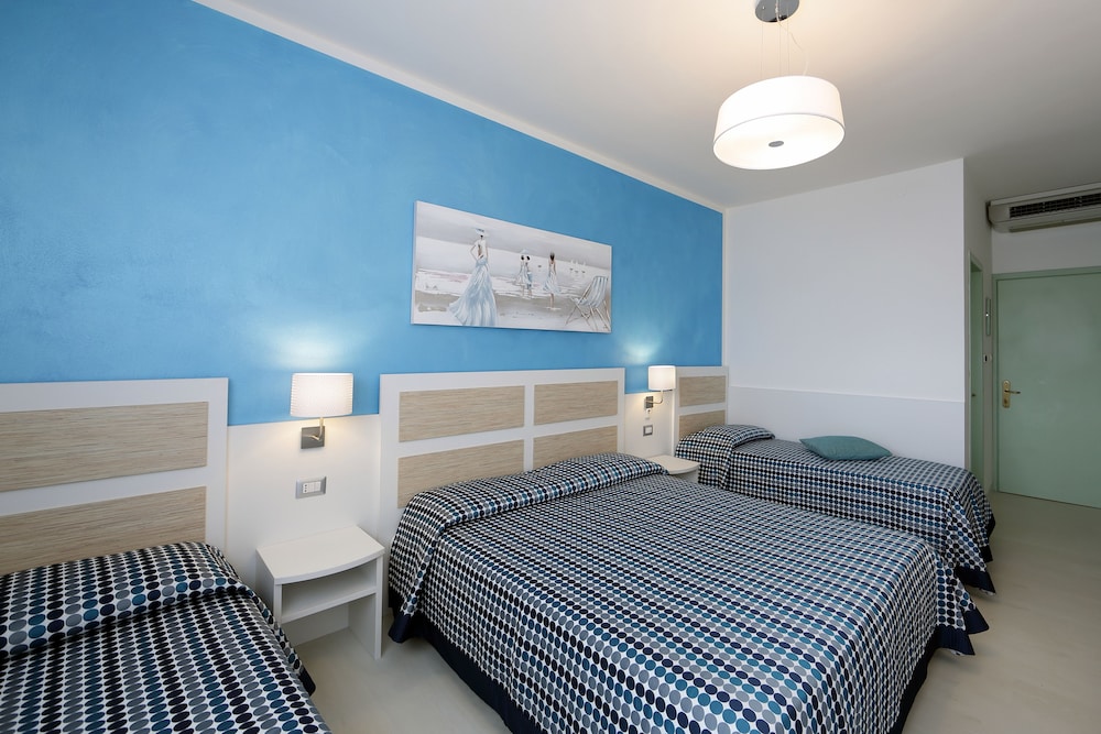 Quadruple Room photo 2