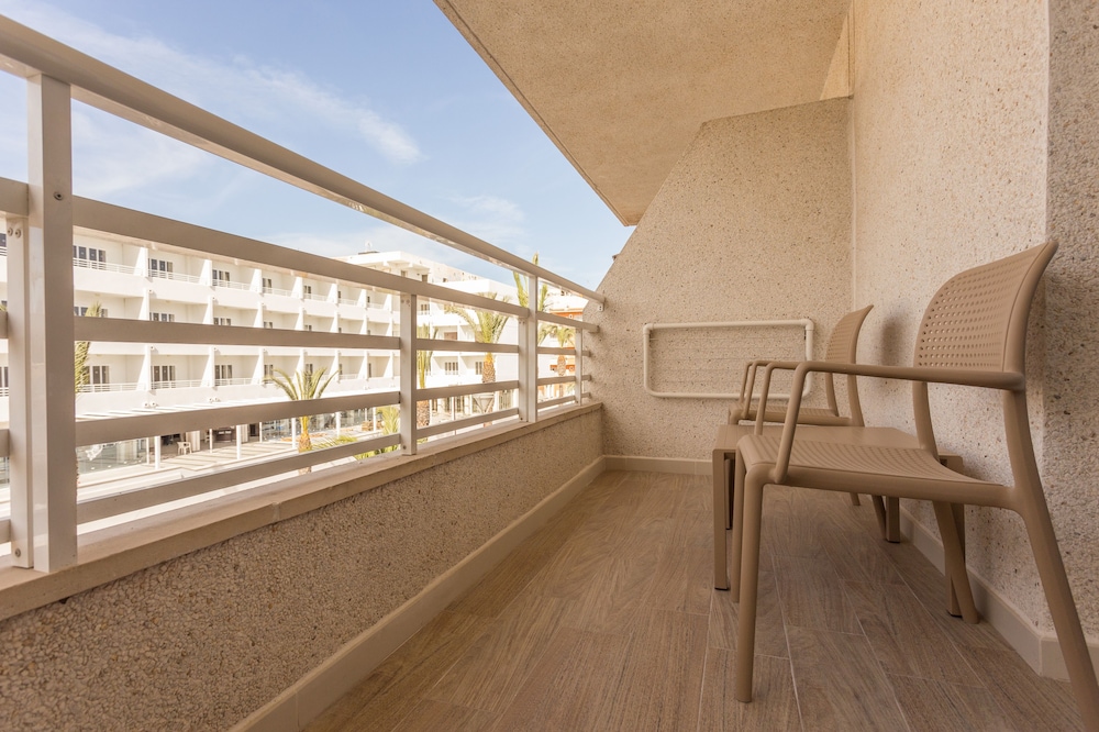 Apartment, 1 Bedroom, Balcony, Annex Building (30m from hotel) - Photo 8