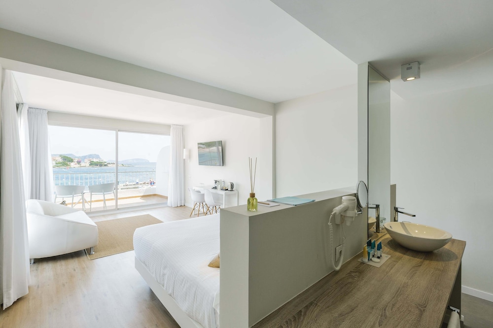 Junior Suite, Balcony, Sea View (3 adults) - Photo 1