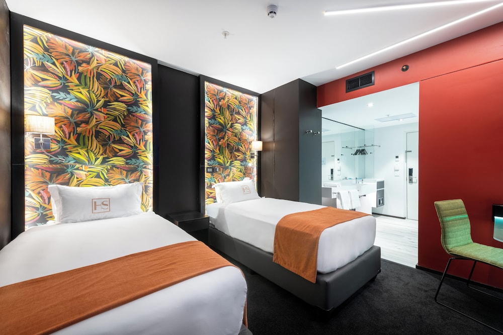 Standard Twin Room - Photo 1