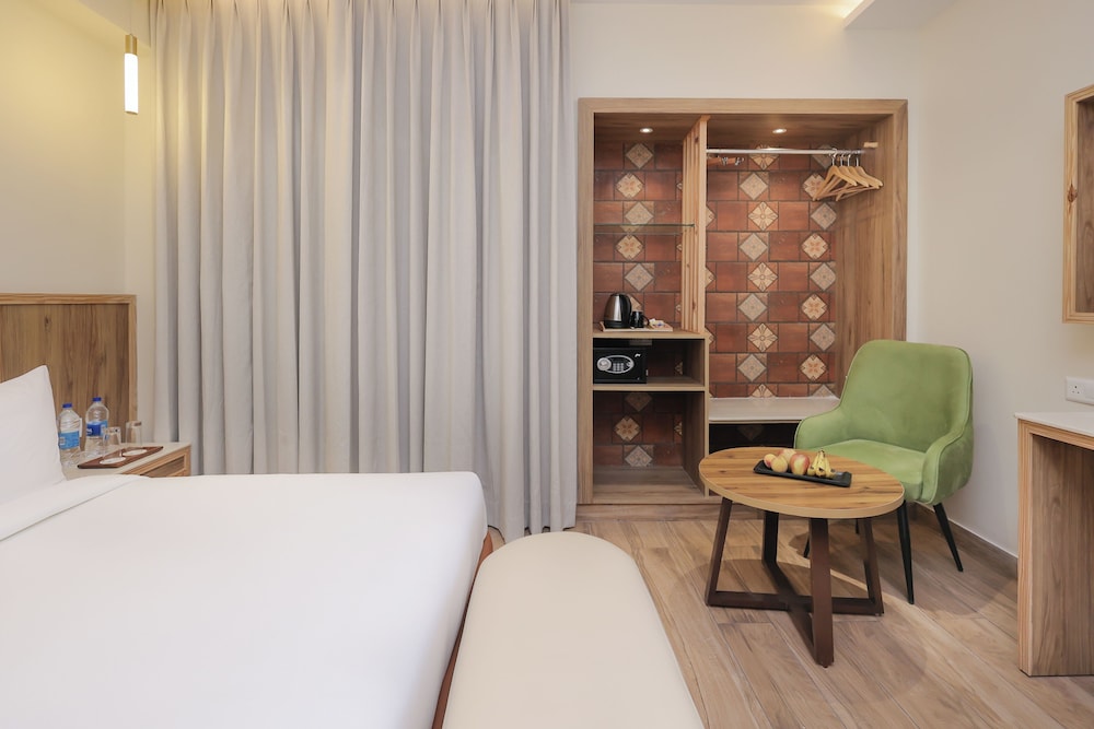 Deluxe Double Room, City View