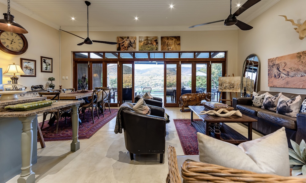 Kambaku Luxury 2 Bedroom River House photo 2