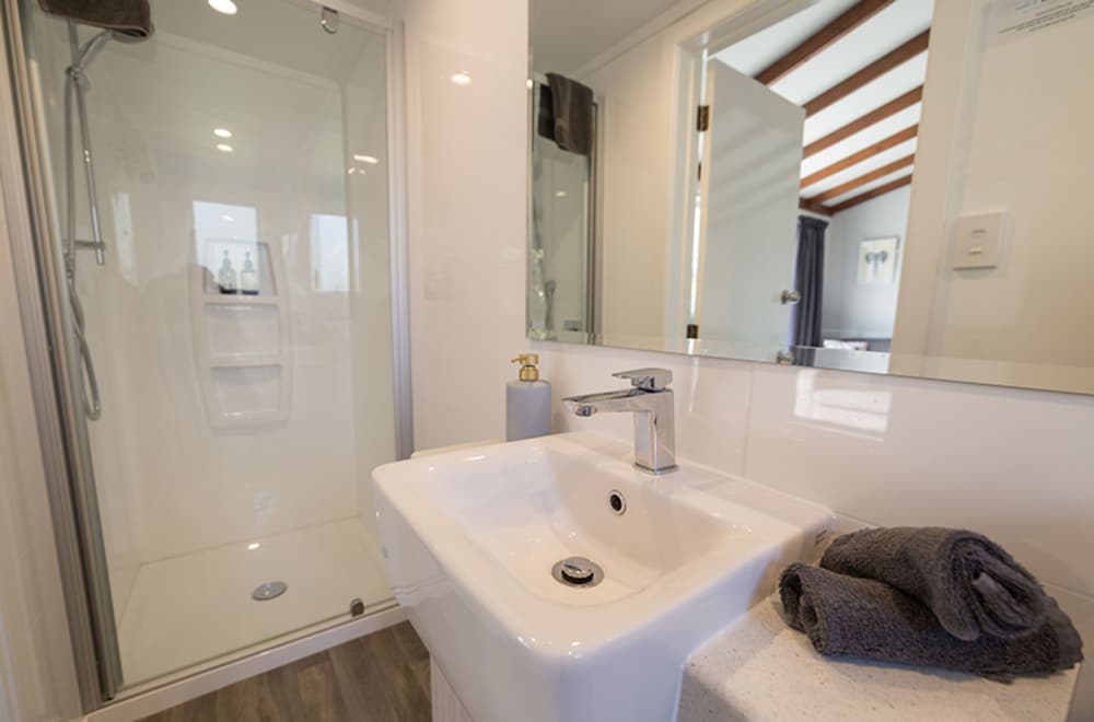 Self Contained Unit - 1 Bedroom Family (1BR) - Photo 6
