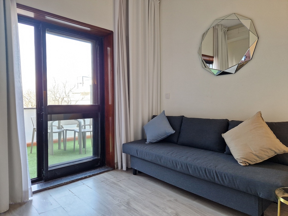 Deluxe Suite - Photo 10
