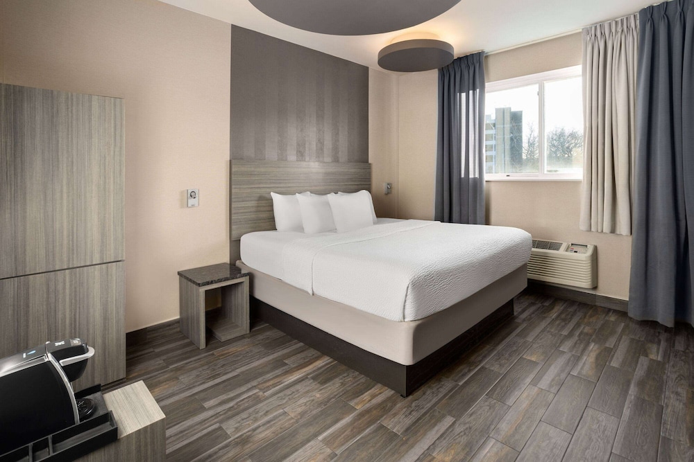 Studio Suite, 1 King Bed, Non Smoking - Photo 6
