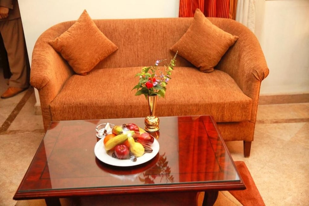 Suite, River View - Photo 3