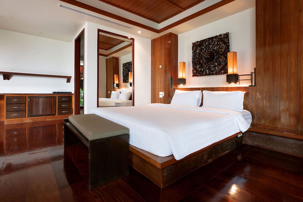 Luxury Villa photo 1