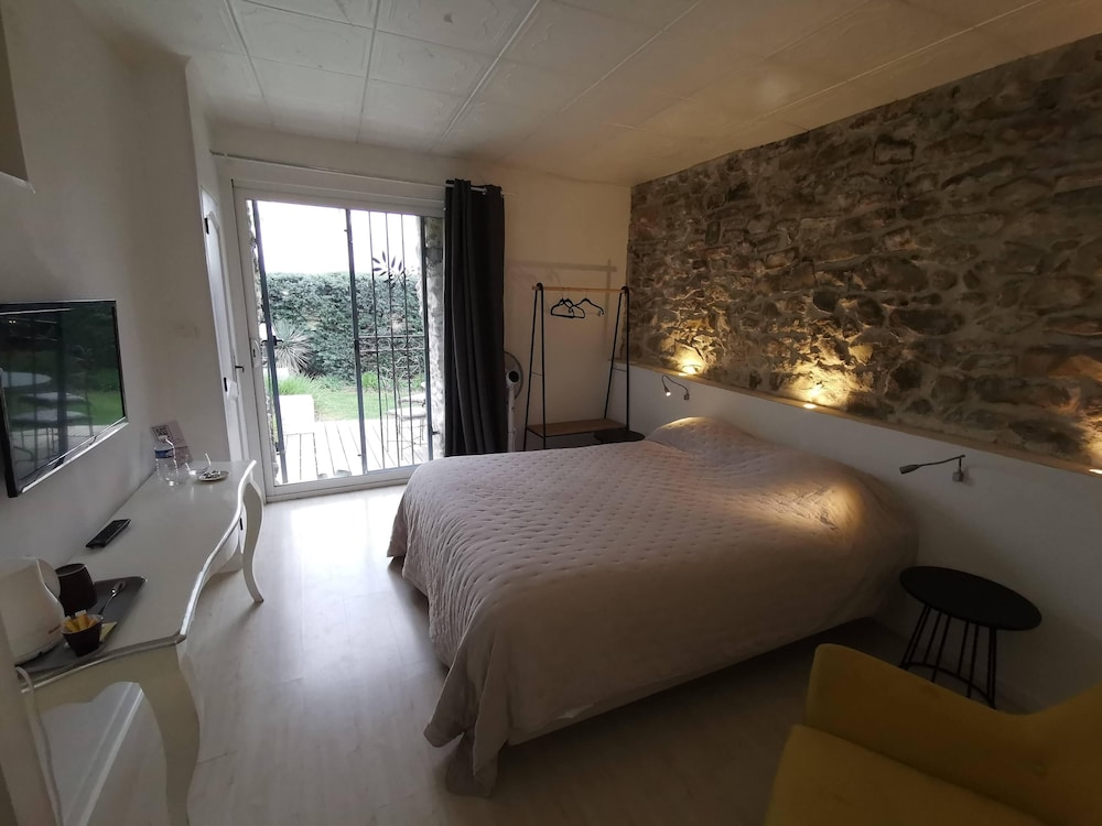 Standard Double Room, 1 Queen Bed
