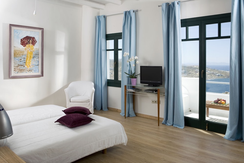Superior Double or Twin Room, Sea View - Photo 1
